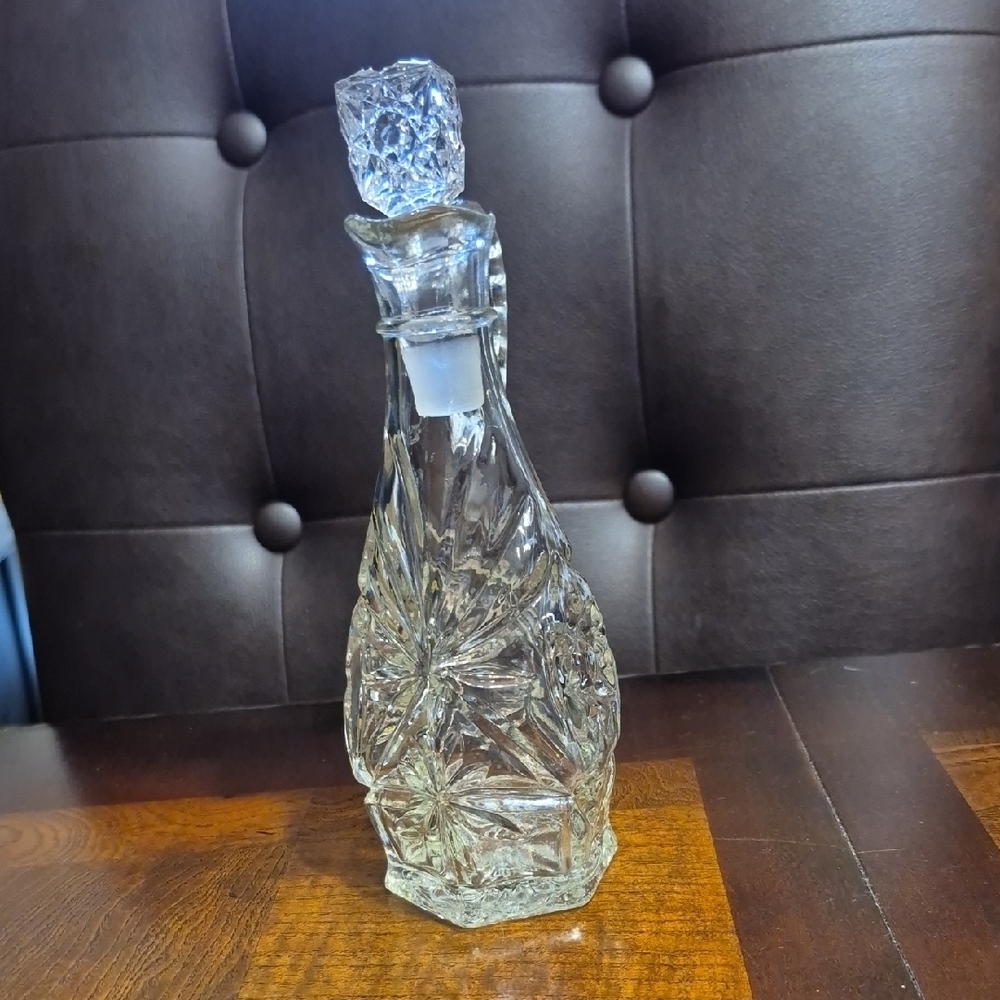 Anchor Hocking Vintage Crystal Glass with Stopper. - Picture 5 of 8